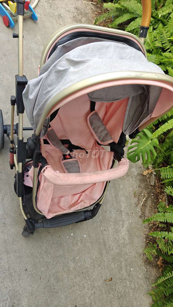 Xe đẩy em bé Hồng, Xám. Mua bán Mẹ và bé tại Thành phố Bến Tre Bến Tre được đăng bởi Tâm hình 1