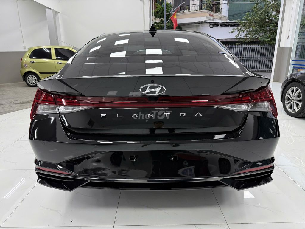 Hyundai Elantra 2025 1.6 AT Специальная Черная