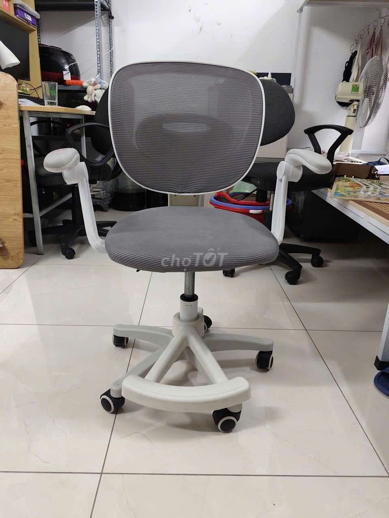 Ghế văn phòng Lưới Vải Xám Đen. Mua bán Đồ dùng văn phòng tại Quận Nam Từ Liêm Hà Nội được đăng bởi Huỳnh Tiên sinh hình 1