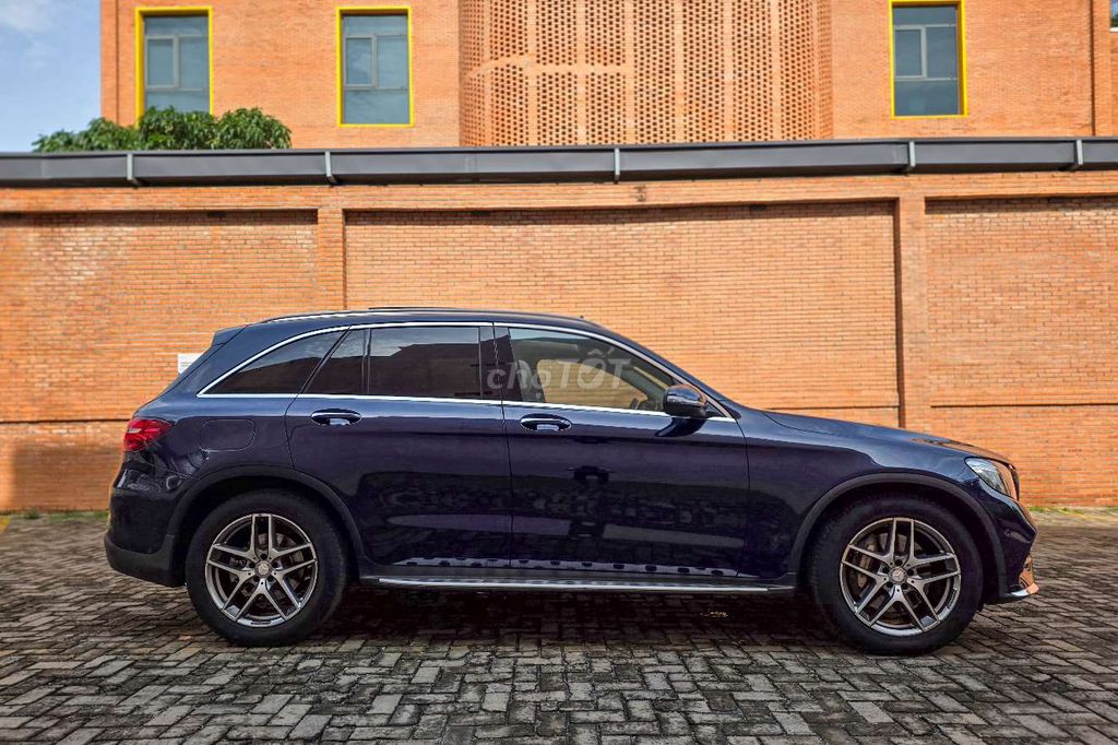 Tầm 800tr có GLC300 4 MATIC chất xe 1 chủ. Mua bán Ô tô tại Quận 7 Tp Hồ Chí Minh được đăng bởi Nguyễn Hoàng Vũ hình 3
