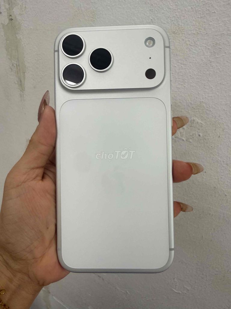 Apple iPhone 17 Pro Max 256GB Bạc Mới tinh zin vay. Mua bán Điện thoại tại Quận Hai Bà Trưng Hà Nội được đăng bởi kim hình 1