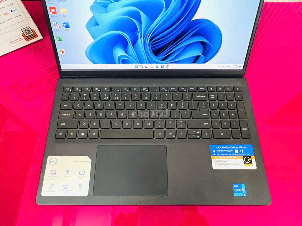 Dell Inspiron 3511 i5 1135G7 ram 8G SSD 512 FHD