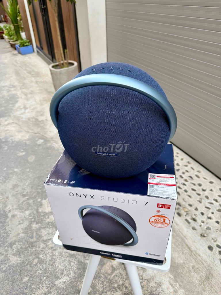 Harman Kardon Onyx Studio 7. Mua bán Tivi, Âm thanh tại Quận Thanh Khê Đà Nẵng được đăng bởi GẠO STORE KÊNH HÀNG KHÁCH LÊN ĐỜI THANH LÝ hình 1