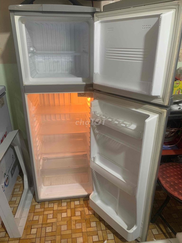 Tủ lạnh Sanyo 150l còn rất mới