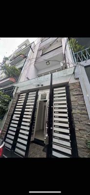 Rent · 3 bd · 30 м² · Quận 1, ул. Đường Nguyễn Cảnh Chân