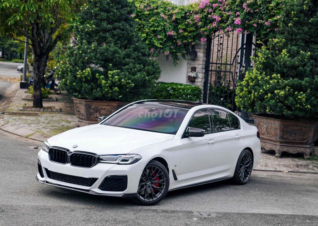 BMW_520i_MSport Model 2023 Bao Bank 90%. Mua bán Ô tô tại Quận 7 Tp Hồ Chí Minh được đăng bởi PHÁT ĐẠT LUXURY CAR hình 1