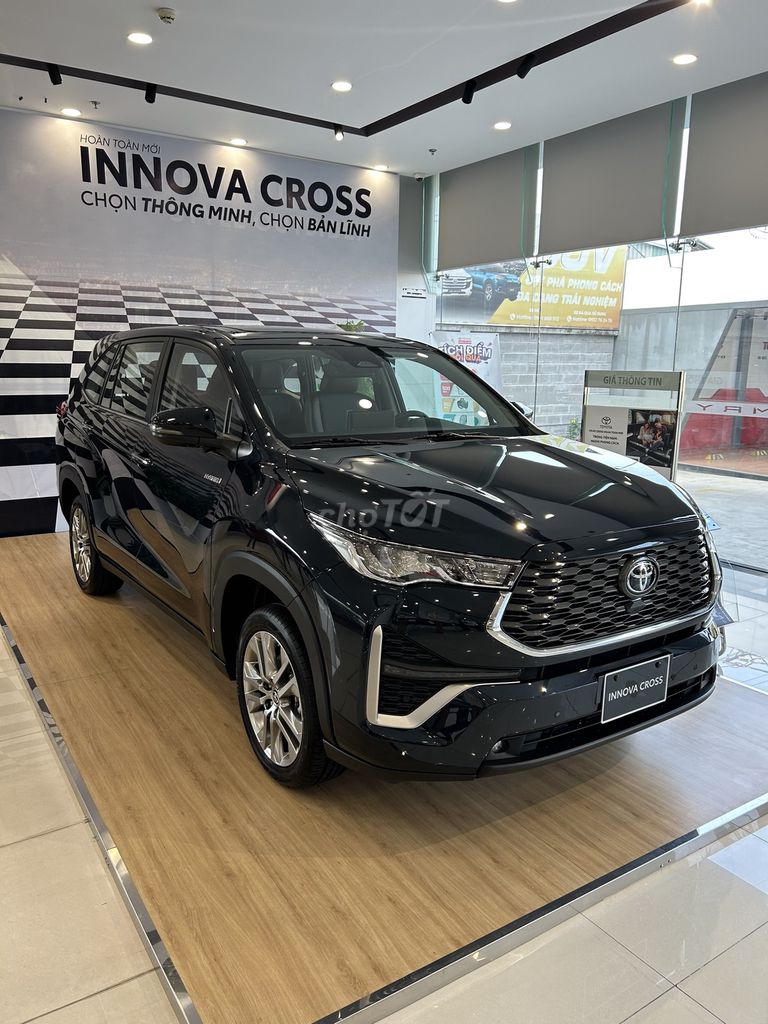 INNOVA CROSS | Tặng bảo hiểm | Phụ Kiện. Mua bán Ô tô tại Thành phố Thủ Đức Tp Hồ Chí Minh được đăng bởi Hiếu Trả Góp Xe hình 11