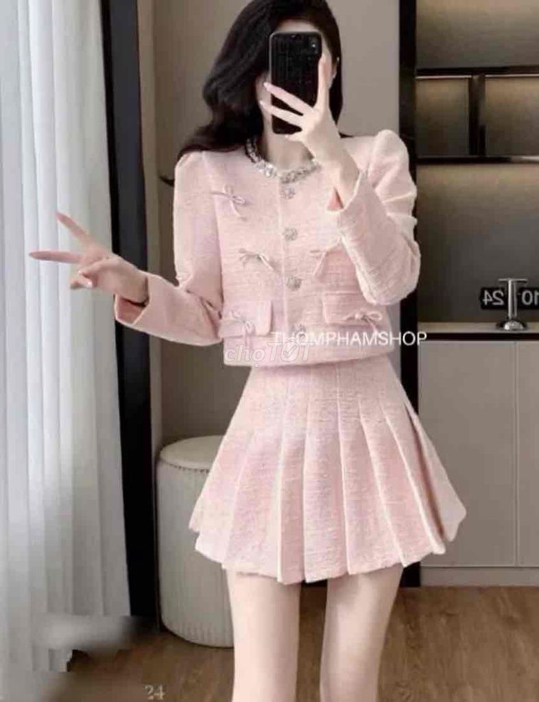 Chân váy kèm áo dạ tweed nữ. Mua bán Quần áo tại Huyện Yên Phong Bắc Ninh được đăng bởi Nguyễn Thị Thanh Xuân hình 1