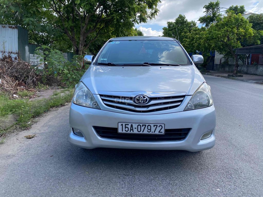 Toyota Innova 2010 G xịn xe gia đình keo chỉ zin