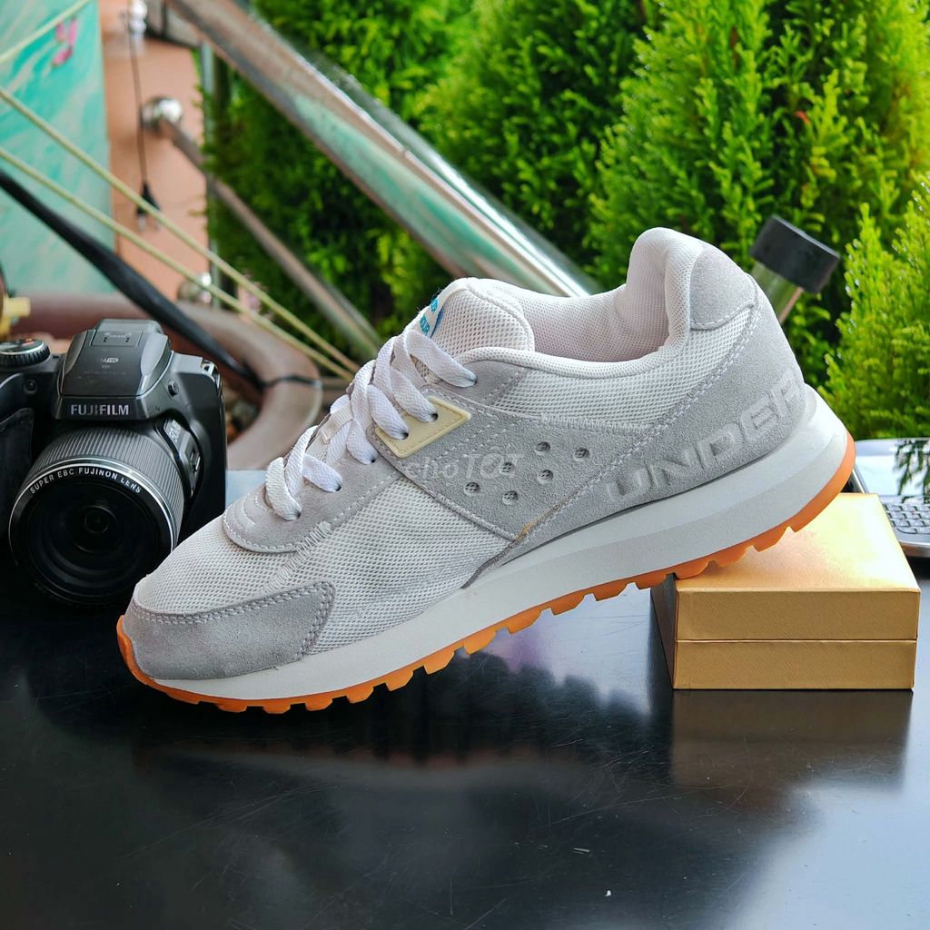 [CHÍNH HÃNG] [Mới 99%] Giày Under Armour Essential. Mua bán Giày dép tại Quận Hoàn Kiếm Hà Nội được đăng bởi chú CÔNG AN bán giày CHÍNH HÃNG hình 1