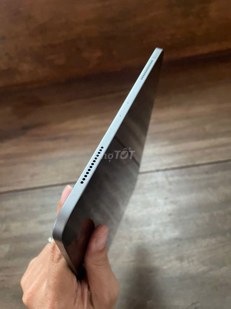 ipad pro 2018, 11 inch 64 gb + 4g, pin 90, sạc ít