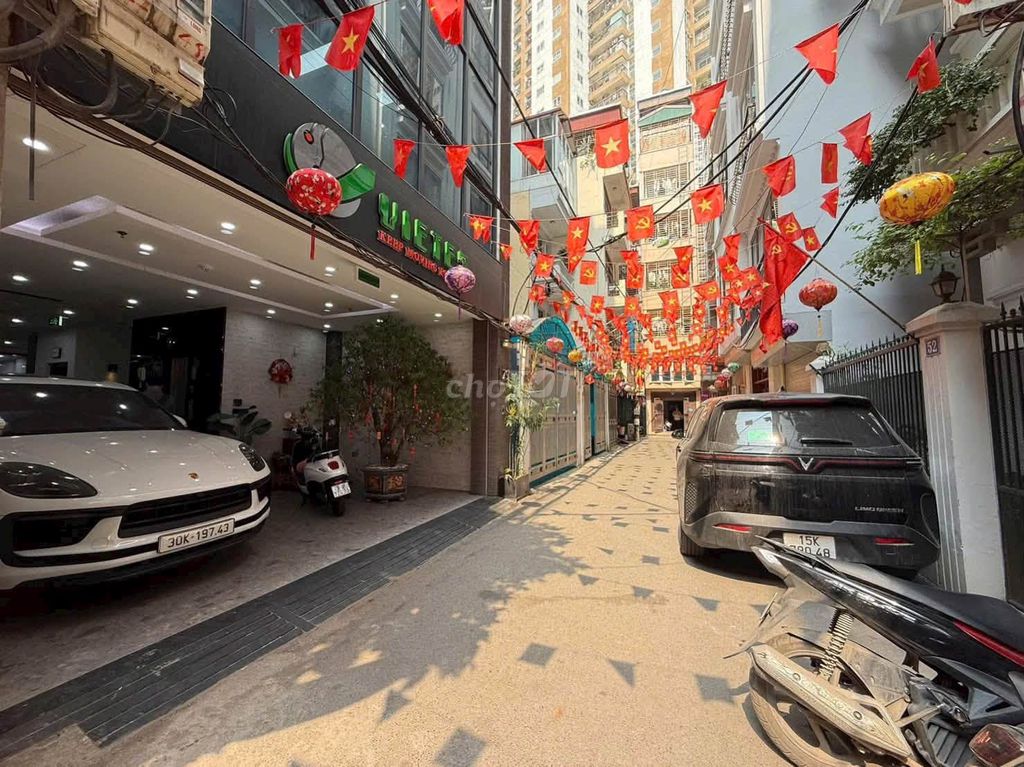 Bán nhà Trung Hòa, 109m², 6 tầng, ô tô tránh, gara
