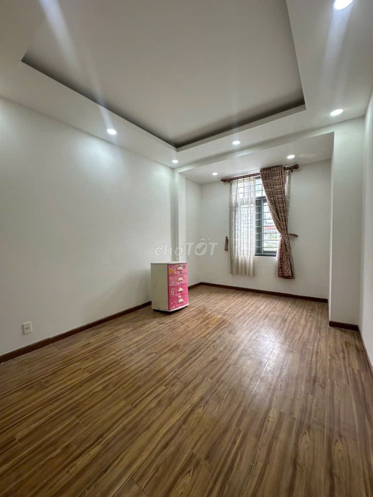 Сдается в аренду ФАСАД СКЛАДНОГО ДОМА, 179 Thanh Loc 16, P. Thanh Loc, район 12