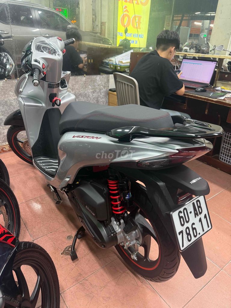 Honda Vision 2025 Thể thao Bạc Odo 1K Full Đồ Chơi. Mua bán Xe máy tại Quận Gò Vấp Tp Hồ Chí Minh được đăng bởi Hoàng Bách  hình 7