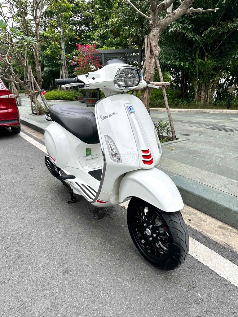 Vespa Sprint S125 trắng ngọc trinh 10/2022