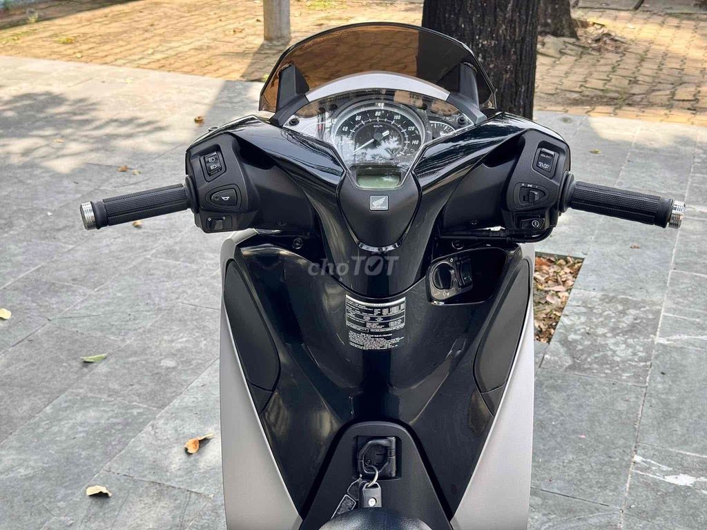 SH 150 ABS 2017 XÁM TITAN MÁY ZIN CHÍNH CHỦ CÓ GÓP. Mua bán Xe máy tại Thành phố Thủ Đức Tp Hồ Chí Minh được đăng bởi Khoa Đặng hình 7