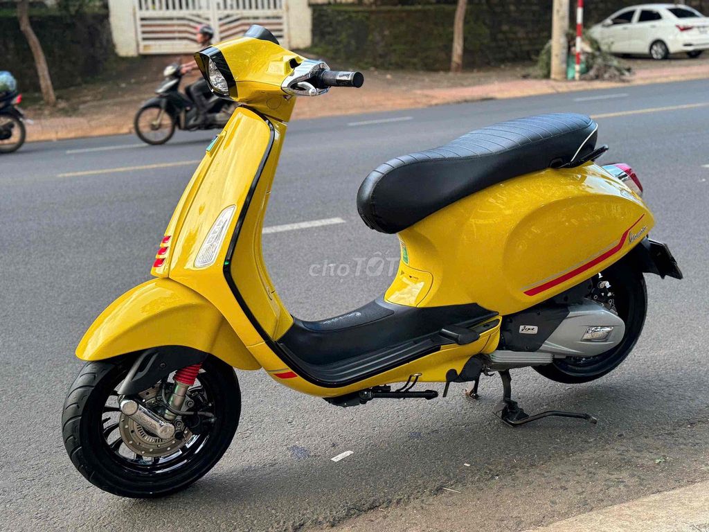 Piaggio Vespa Sprint ABS IGET 2022 Vàng Đen. Mua bán Xe máy tại Thành phố Buôn Ma Thuột Đắk Lắk được đăng bởi Ngô quốc Việt  hình 7