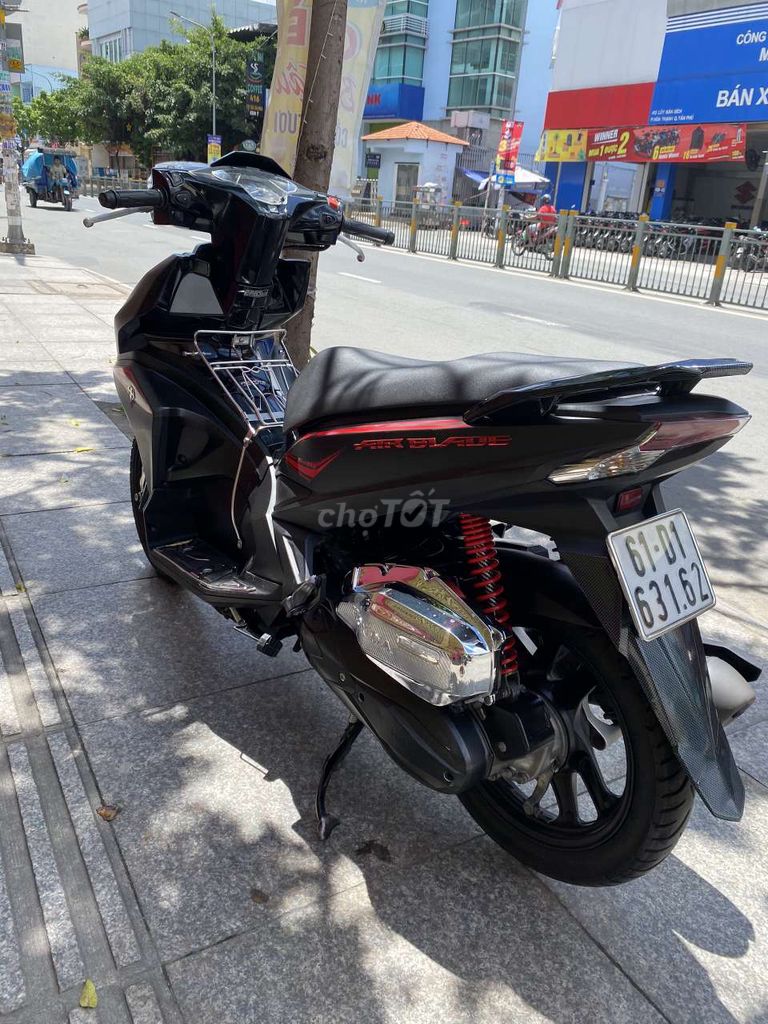 0978593947 - Honda Air Blade2017 mới 90% bs61 chính chủ