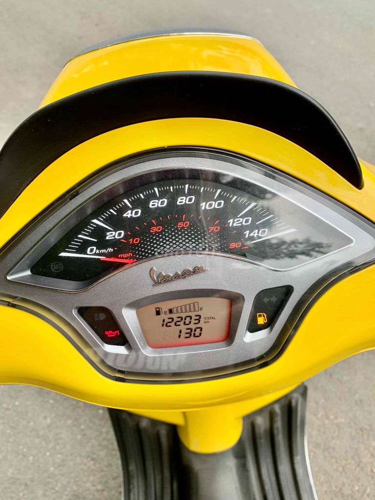 Vespa Sprint vàng 2021 dáng đẹp xe chuẩn chính chủ. Mua bán Xe máy tại Thành phố Thủ Đức Tp Hồ Chí Minh được đăng bởi iMotorbike Khương Phan hình 6