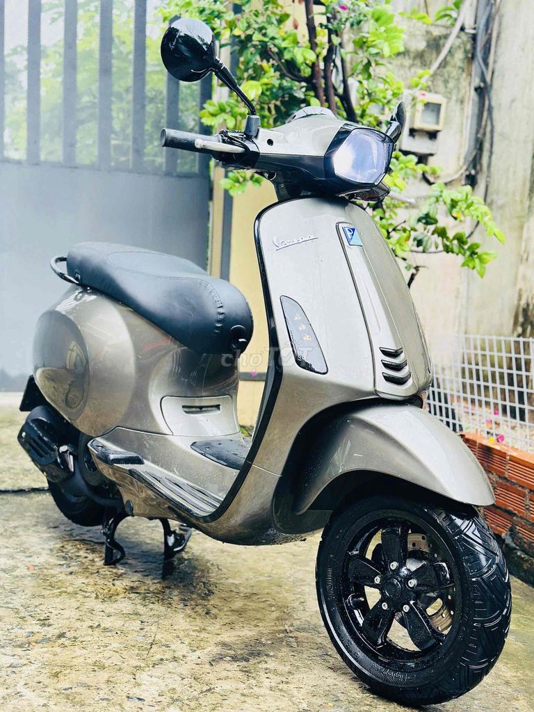 Piaggio Vespa Primavera 125CC 3VAL IE 2015, серый