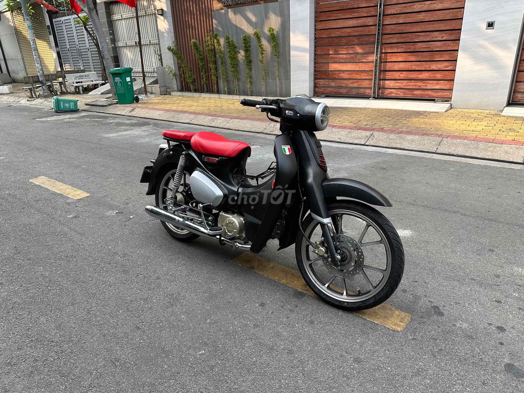 Super Cub 50Cc Đen Đỏ Sporty 2023