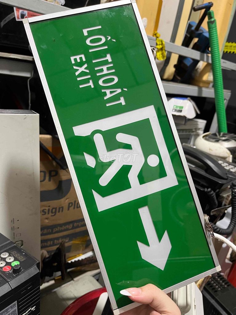 Bảng chỉ dẫn Lối thoát EXIT. Mua bán Đồ dùng văn phòng tại Quận Phú Nhuận Tp Hồ Chí Minh được đăng bởi My Thanh Lý Đồ Cũ Nguyễn Kiệm hình 1