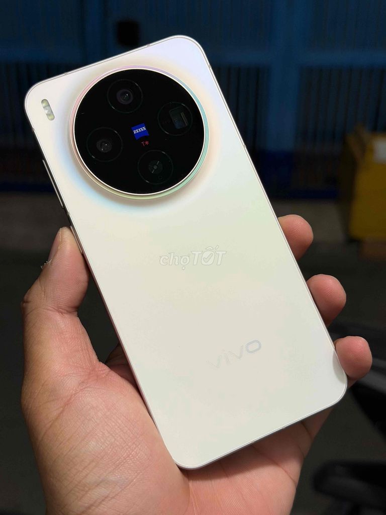Vivo X300 256GB Trắng Đã sử dụng gl. Mua bán Điện thoại tại Quận Gò Vấp Tp Hồ Chí Minh được đăng bởi Vy Vy hình 1
