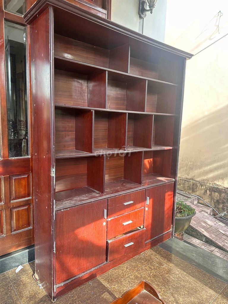 Tủ Gỗ Nâu Đựng Sách Quần Áo. Mua bán Tủ, kệ gia đình tại Thành phố Huế Thừa Thiên Huế được đăng bởi Nhật Đan hình 1