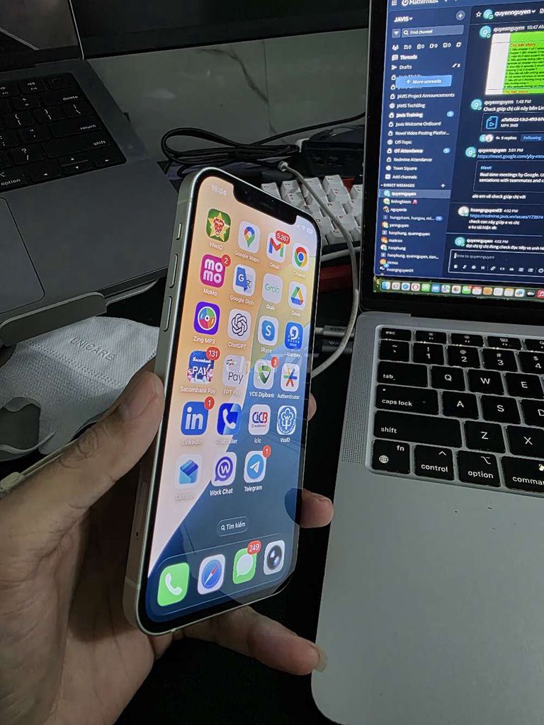 iPhone 12 Trắng Vỡ kính lưng. Mua bán Điện thoại tại Quận Thanh Xuân Hà Nội được đăng bởi Nguyenthaihoang hình 1