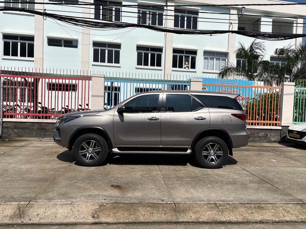 Toyota Fortuner 2.4AT 25.000 км, краска на всей машине