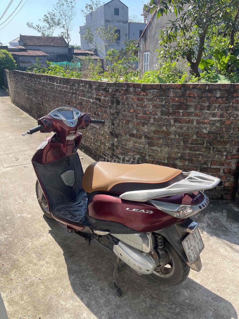 Honda Lead 2016 Đỏ mận. Mua bán Xe máy tại Quận Long Biên Hà Nội được đăng bởi Doản Nguyễn Văn hình 3