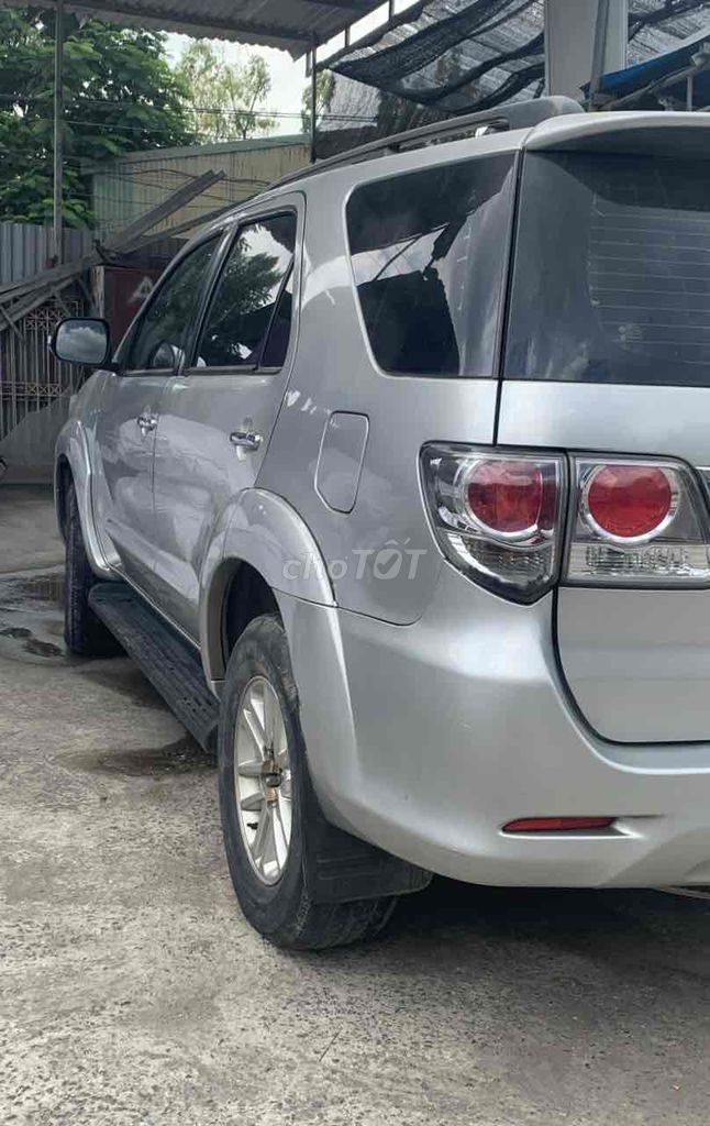 Toyota Fortuner 2014 8 chỗ. Mua bán Ô tô tại Quận Hoàng Mai Hà Nội được đăng bởi dangthanh hình 5