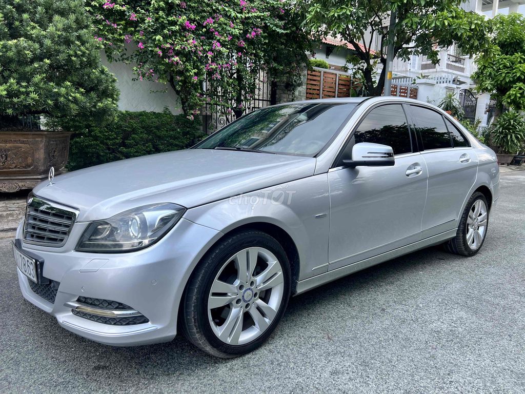 Mercedes Benz C Class 2014 C250 - 78000 km. Mua bán Ô tô tại Quận 7 Tp Hồ Chí Minh được đăng bởi Minh Dat hình 2