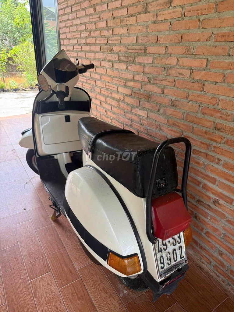 Vespa phong cách Vintage. Mua bán Xe máy tại Thành phố Đà Lạt Lâm Đồng được đăng bởi Nguyễn Ngọc Bảo Ân hình 1