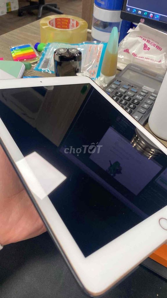 Apple Ipad gen 6 bản 32GB Wifi. Mua bán Máy tính bảng tại Quận Đống Đa Hà Nội được đăng bởi Nguyễn Trường hình 1