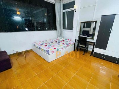 PHÒNG CỬA SỔ MÁY LẠNH BẾP VÀ WC RIÊNG. GIỜ TỰ DO XE FREE