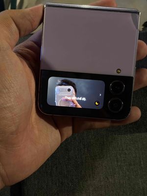 Samsung Galaxy Z Flip 4 hư màn