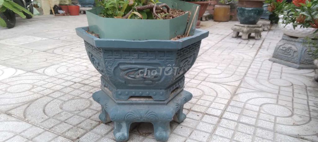 Khuôn đổ chậu nhựa màu trắng mới. Mua bán Nội thất, đồ gia dụng khác tại Thành phố Sa Đéc Đồng Tháp được đăng bởi Lien Kim hình 1