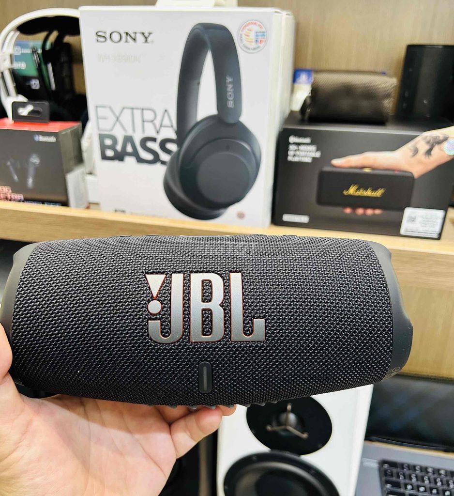 Loa JBL charge 5 đen đẹp 98.5% kèm dây sạc