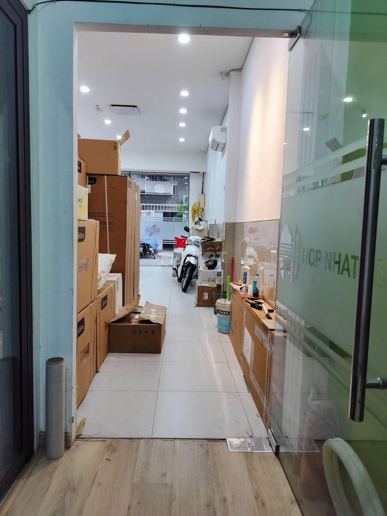 Bán nhà 100m2, 1 trệt, 4 lầu, giá cực tốt chốt deal nhanh 17.9 tỷ. Mua bán văn phòng, mặt bằng kinh doanh tại Quận Tân Phú Tp Hồ Chí Minh được đăng bởi Nguyen phu loc hình 5