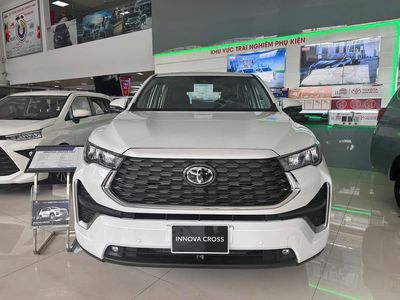 Toyota Innova Cross 2025