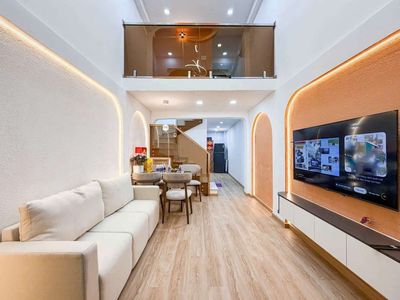 Nhà phố 28 m² · 4 PN · Đường D5