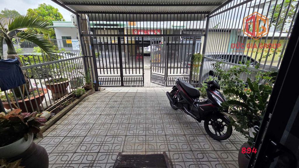 Bán nhà 1 trệt 2 lầu khu dân cư Tân Phong