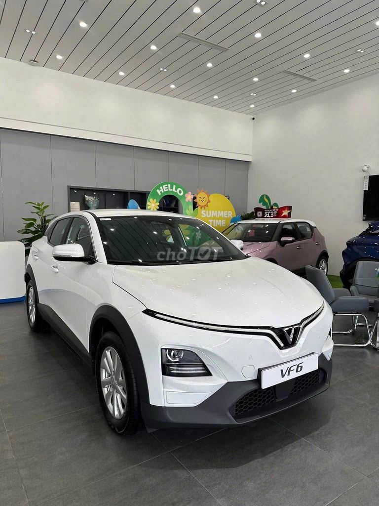 Электромобиль VinFast VF6 Eco, белый