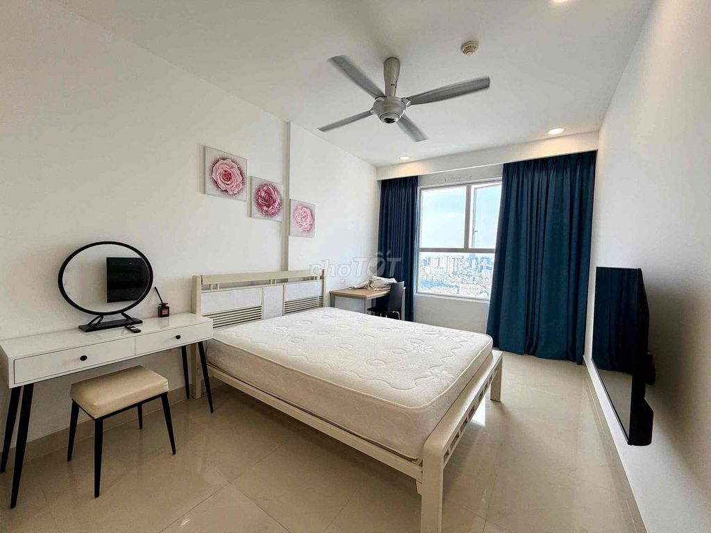 Cho thuê căn hộ Sunrise CityView Q7 Lh :