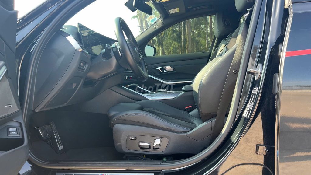 BMW 3 Series 2023 330i M Sport - 36000 km. Mua bán Ô tô tại Quận Liên Chiểu Đà Nẵng được đăng bởi Anh Quy hình 16