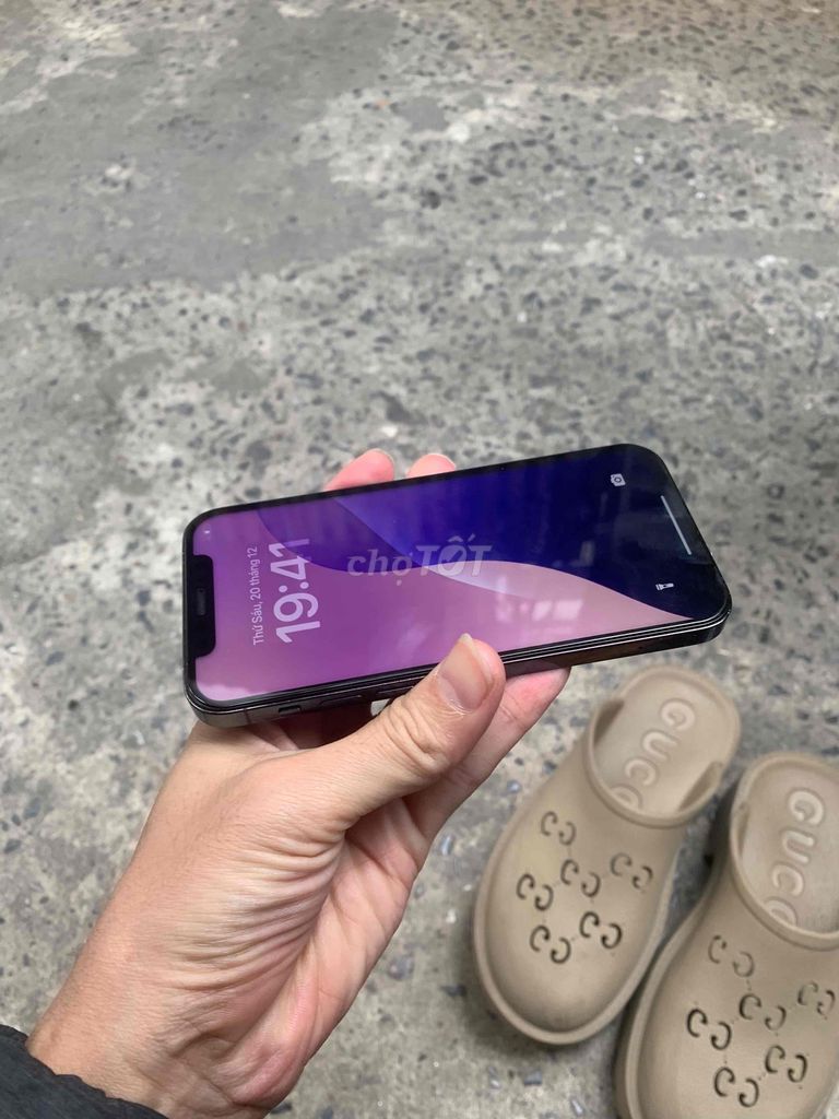 Iphone 12 Pro - xanh -128gb (Q,tế) mới 98% nữ dùng