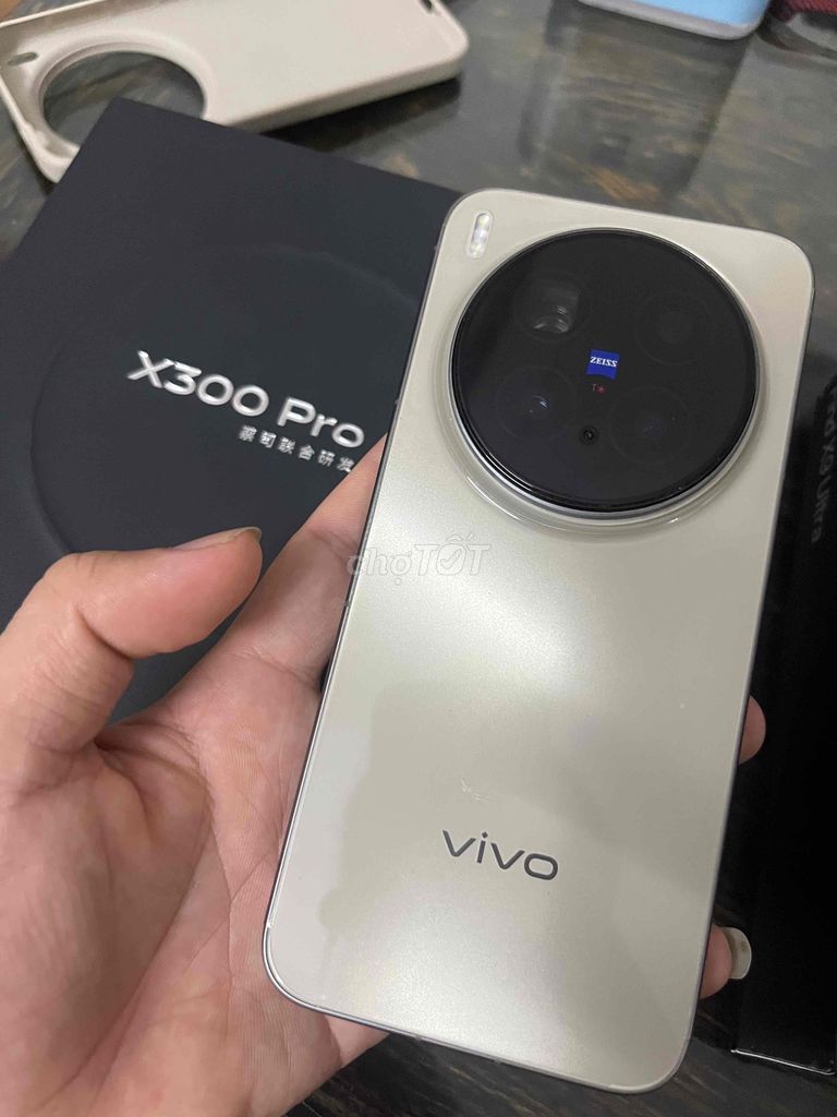 Vivo X300 Pro 256GB gold Nội địa. Mua bán Điện thoại tại Thành phố Phủ Lý Hà Nam được đăng bởi hải 91 hình 1
