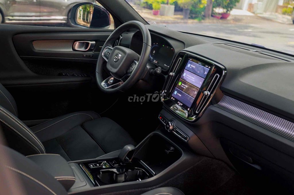 Volvo_XC40_B5_RDesign Model 2024 Bank 90%. Mua bán Ô tô tại Quận 7 Tp Hồ Chí Minh được đăng bởi PHÁT ĐẠT LUXURY CAR hình 8
