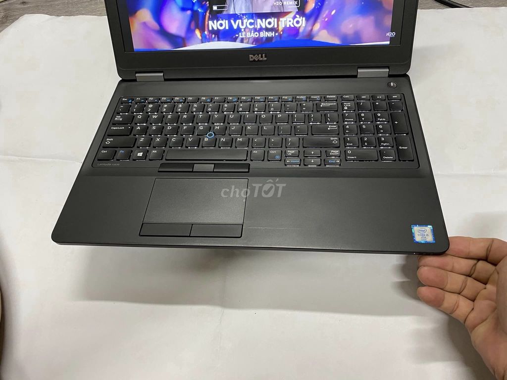 Dell latitude 5570.máy đẹp..i5-th6-Ram 8g-ssd 256g